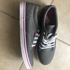 Women’s Classic Vans (US 9)